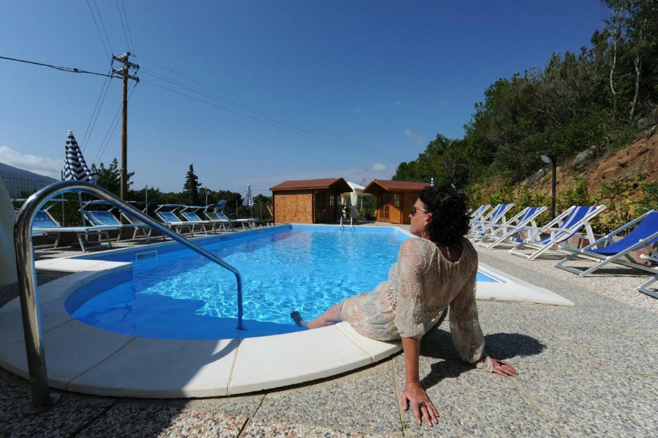 Vacanzamaredue 2 Residence Marina di Campo Bagian luar foto